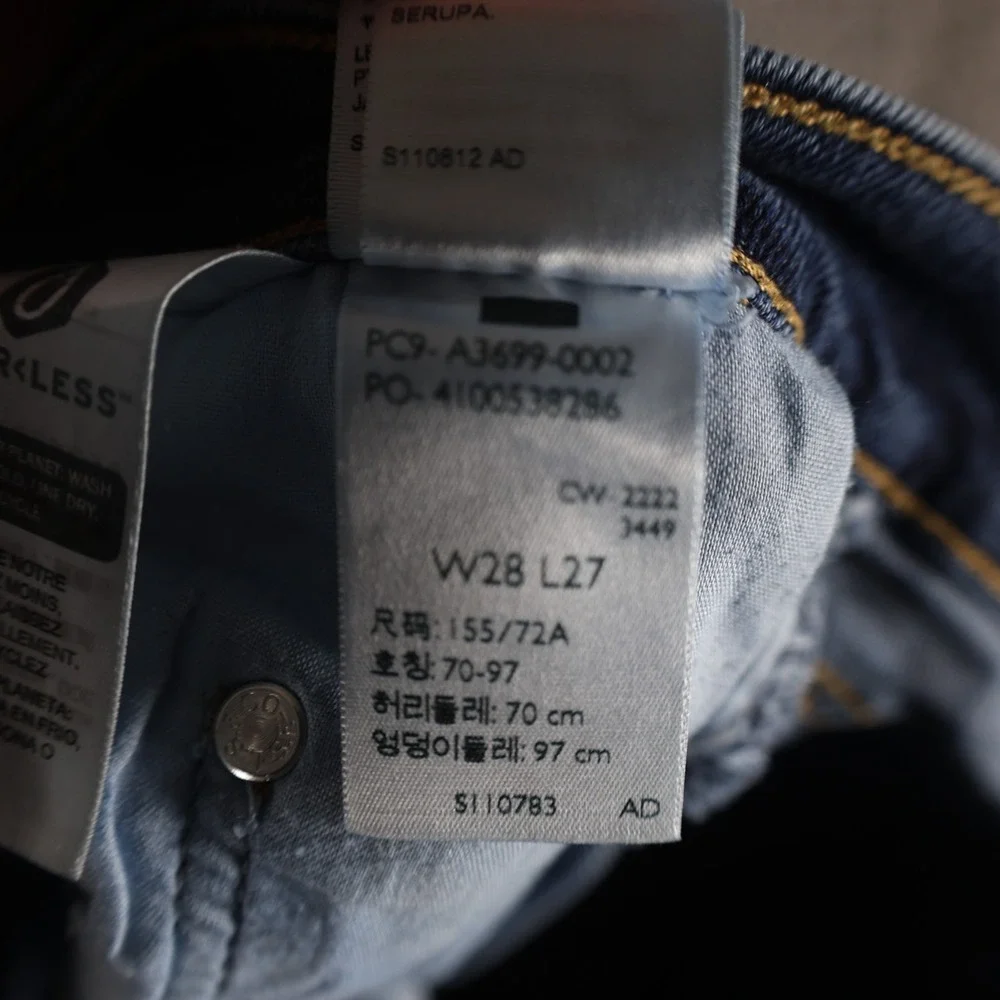 Levi's SilverTab Mom Jeans Women's 28x27 Dark Wash High Rise Tapered Denim